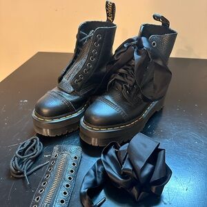 Dr. Martens Sinclair Boot
